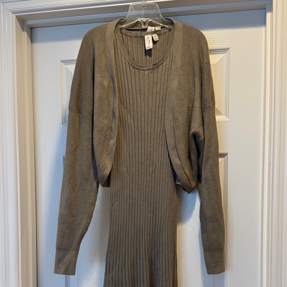 Elegant Green Women's Sweater Dress with Cardigan